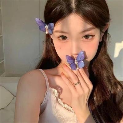 湖畔春晓